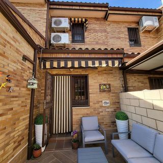 Casa adosada en venta en Los Robles en Seseña