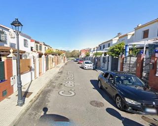 Casa adosada en venta en Zona Avda. Juan de Diego - Parque Municipal  en Bormujos