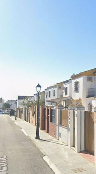 Casa adosada en venta en Zona Avda. Juan de Diego - Parque Municipal  en Bormujos