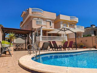 Casa en venta en Nueva Torrevieja - Aguas Nuevas en Torrevieja