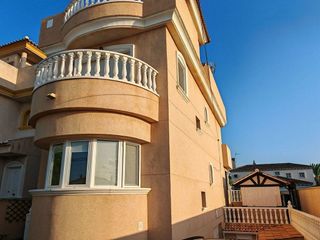 Casa en venta en Nueva Torrevieja - Aguas Nuevas en Torrevieja