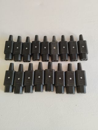 Conector IEC Hembra para Cable 2.5mm