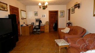 Cortijo en venta en Iznájar