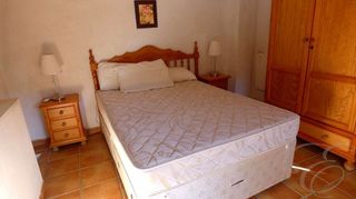 Cortijo en venta en Iznájar