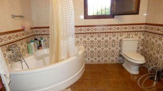 Cortijo en venta en Iznájar