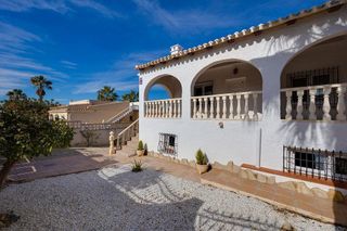Chalet en venta en La Siesta - El Salado - Torreta en Torrevieja