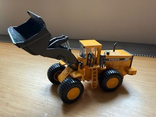 Excavadora Volvo L330E Coleccionismo