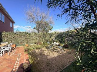 Casa adosada en venta en Pueblo - Urb. Norte en Valdemorillo