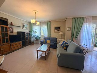 Casa adosada en venta en Pueblo - Urb. Norte en Valdemorillo