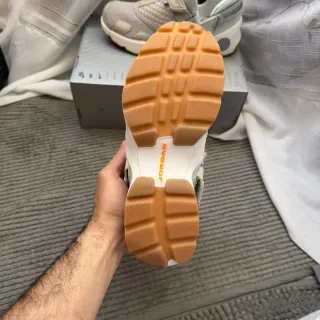 Jordan Trunner LX Gris y Blanco