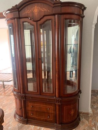 Vitrina antigua de madera maciza. Mueble (Malaga)