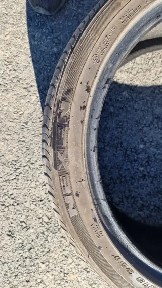 Neumático 235/40/18