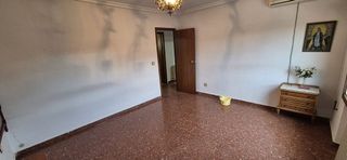 Piso en venta en Linares