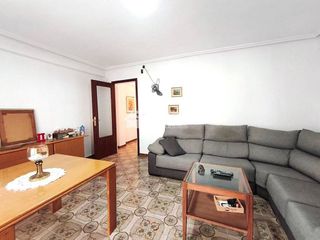 Piso en venta en Campoamor en Alicante