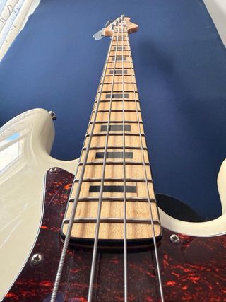 Bajo Eléctrico Austin AJB300 WH