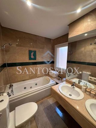 Piso en venta en Los Naranjos - Las Brisas en Marbella