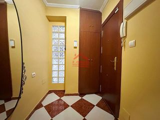 Piso en venta en Parque Victoria Eugenia en Málaga