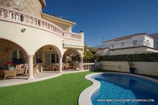 Casa en venta en Empuriabrava en Castelló d´Empúries