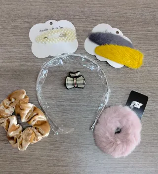 Set 7 accessori capelli scrunchies e fermagli