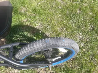 Bicicleta BMX infantil