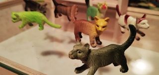 Lote de figuras de gatitos miniatura