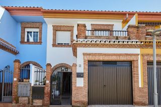 Casa adosada en venta en Mengíbar