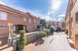 Casa adosada en venta en Molins de Rei