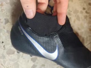 Botas Fútbol Nike Phantom Negras Talla 42