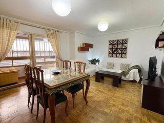 Piso en venta en Mercado en Alicante