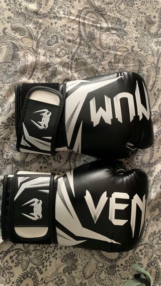 Guantes Boxeo Muay Thai Venum Negros tamaño 12