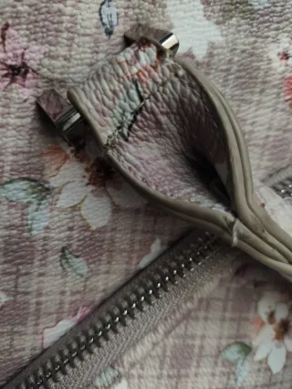 Bolso Parfois portátil estampado floral