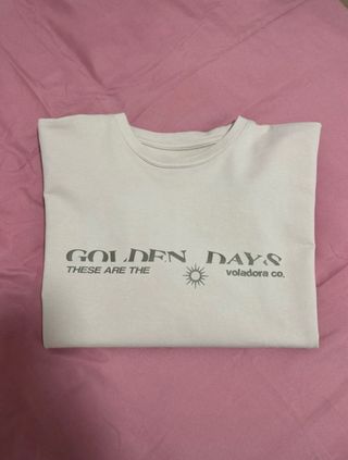 Camiseta Golden Days Voladora