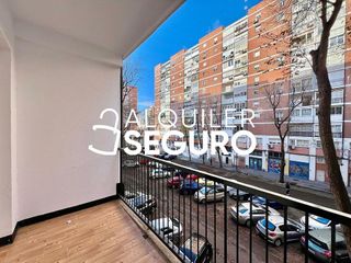 Piso en alquiler en Peñagrande en Madrid