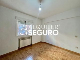 Piso en alquiler en Peñagrande en Madrid