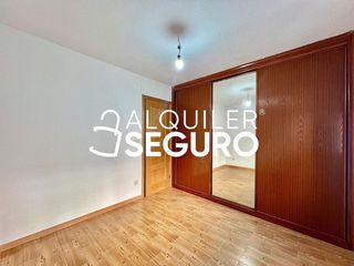 Piso en alquiler en Peñagrande en Madrid