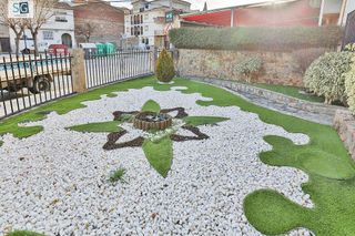 Casa adosada en venta en Padul