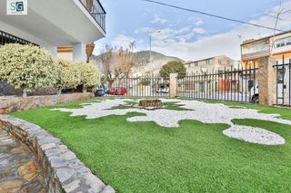 Casa adosada en venta en Padul