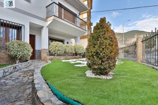 Casa adosada en venta en Padul