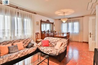 Casa adosada en venta en Padul