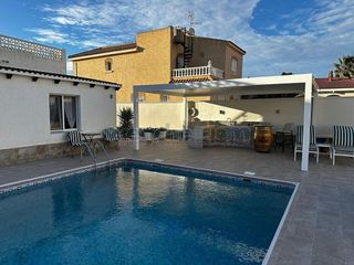 Chalet en venta en Los Balcones - Los Altos del Edén en Torrevieja