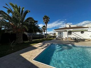 Chalet en venta en Los Balcones - Los Altos del Edén en Torrevieja
