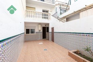 Piso en venta en La Goleta - San Felipe Neri en Málaga