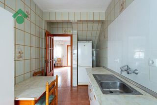 Piso en venta en La Goleta - San Felipe Neri en Málaga