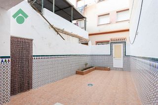 Piso en venta en La Goleta - San Felipe Neri en Málaga