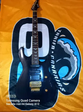 Guitarra Eléctrica Samick YR 600 Scorpion