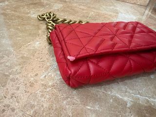 Bolso Zara Acolchado Cadena Dorada Rojo