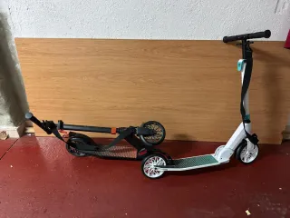 Patinete seminuevo negro