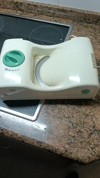 Cortadora de fiambres eléctrica