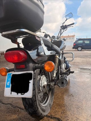 Suzuki Marauder 125 Negra