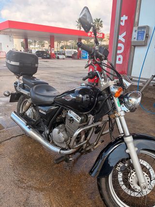 Suzuki Marauder 125 Negra